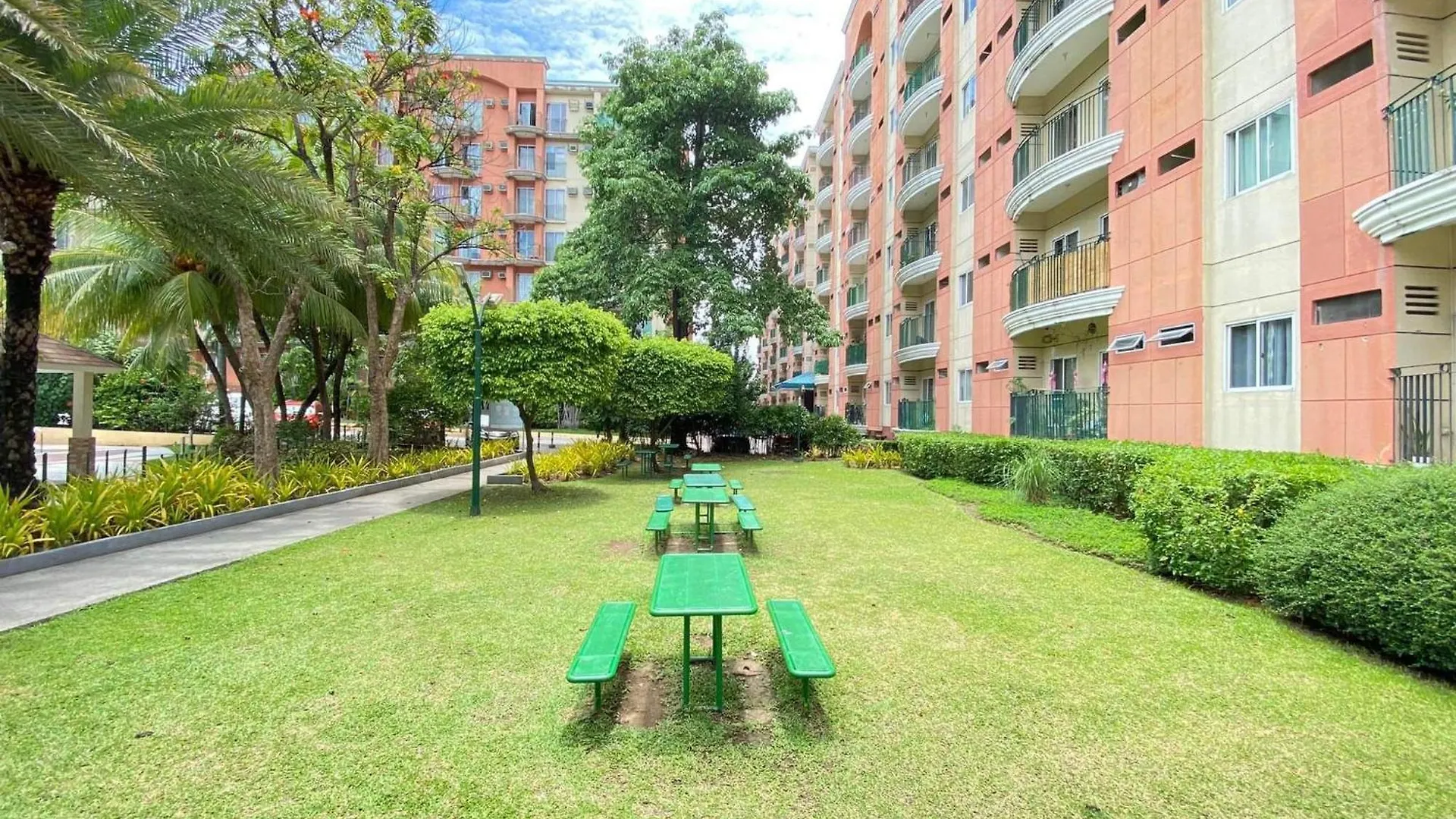 Eumins Place Manila